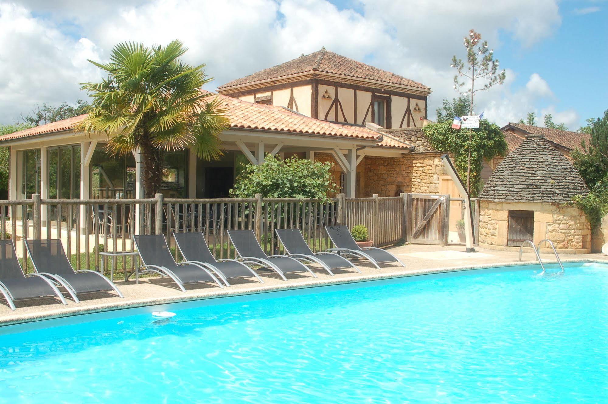 Hotel Le Mas De Castel - Piscine Chauffee ซาร์ลา-ลา-กาเนดา ภายนอก รูปภาพ
