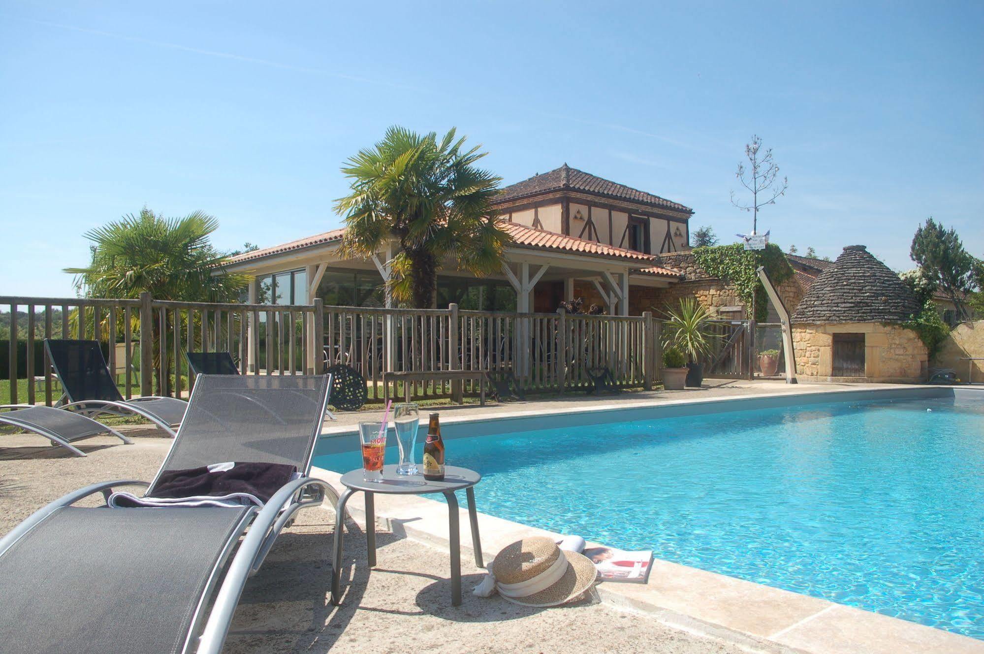 Hotel Le Mas De Castel - Piscine Chauffee ซาร์ลา-ลา-กาเนดา ภายนอก รูปภาพ